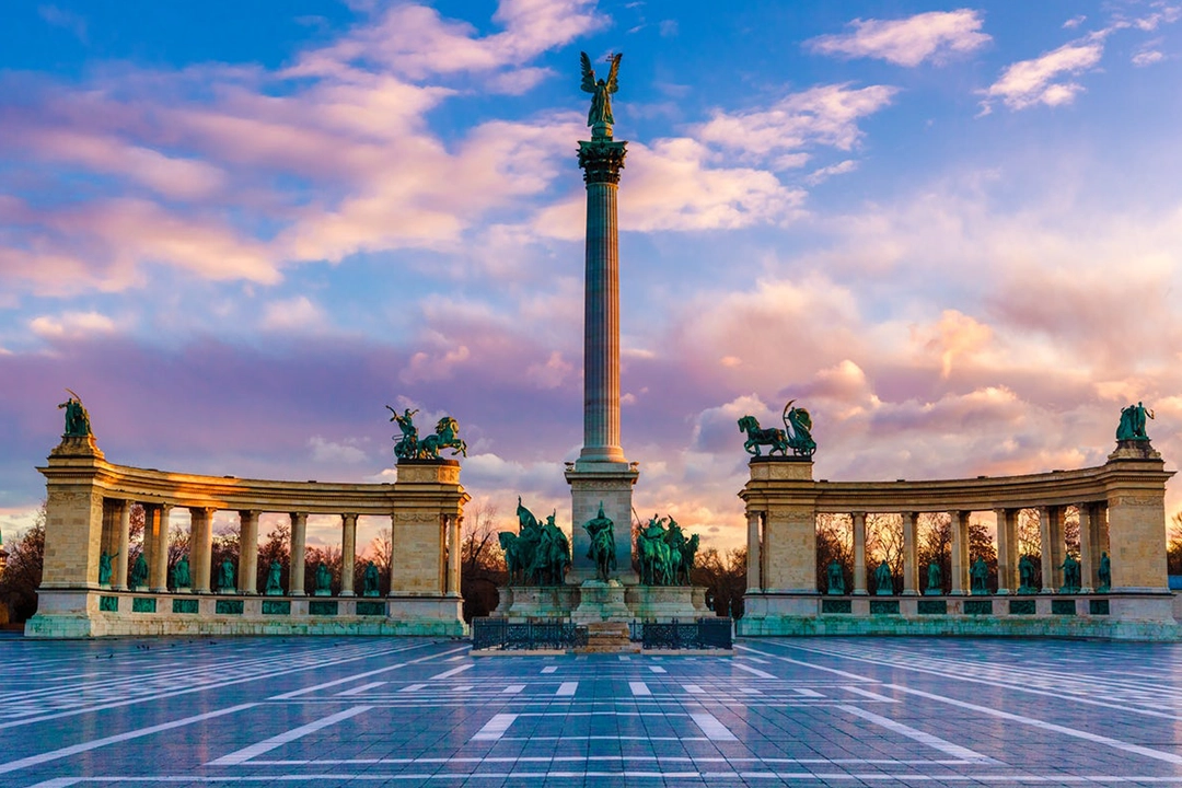 Heroes’ square